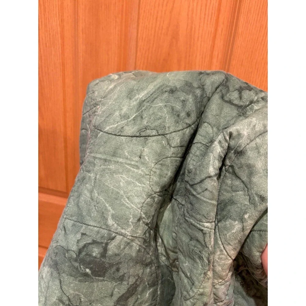 Vintage hand stitched made wall hanging lap quilt throw couch hearts floral